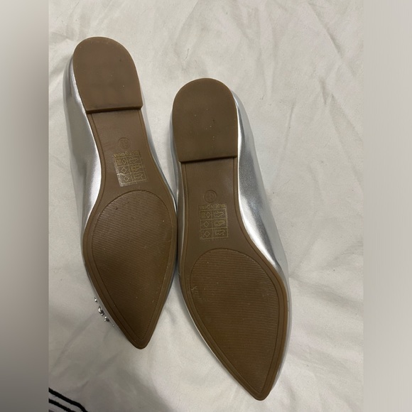 Silver flats. Excellent condition - Picture 4 of 4